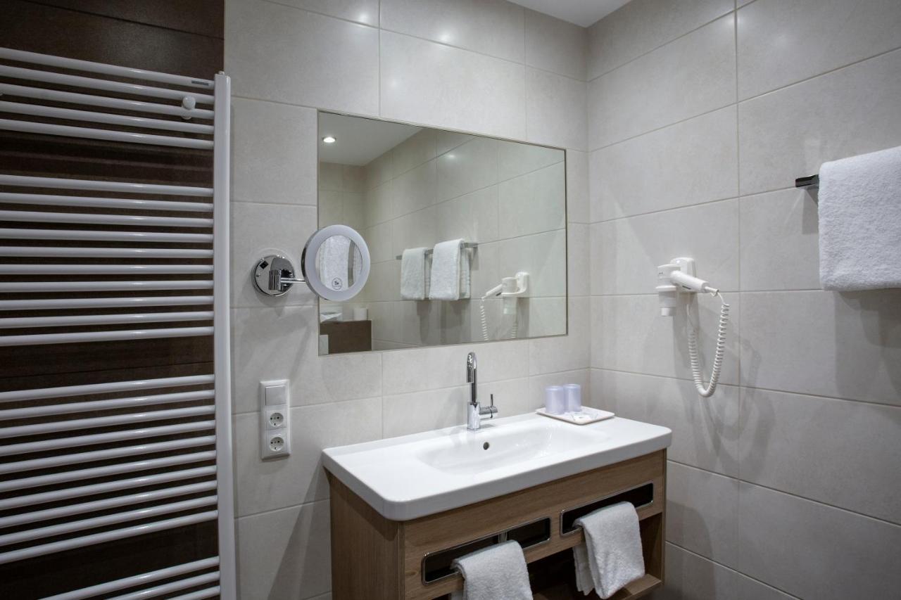 Отель Haus Hubertus Winterspelt Экстерьер фото